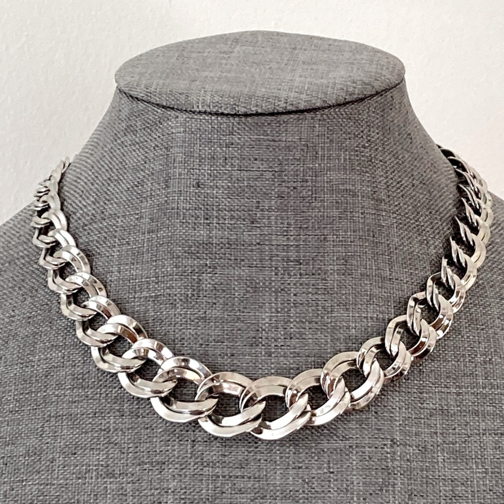 Vintage 70s 80s Monet silver tone flat double curb graduated chain necklace